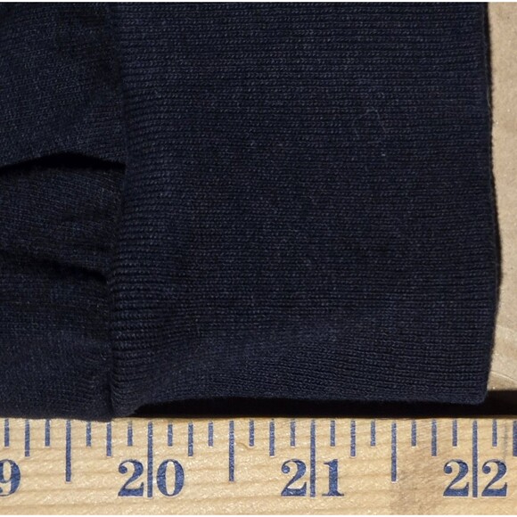 VTG UNDEFEATED Shirt Streetwear L Black Long Sleeve Center Chest Logo Light Fade - Picture 8 of 8